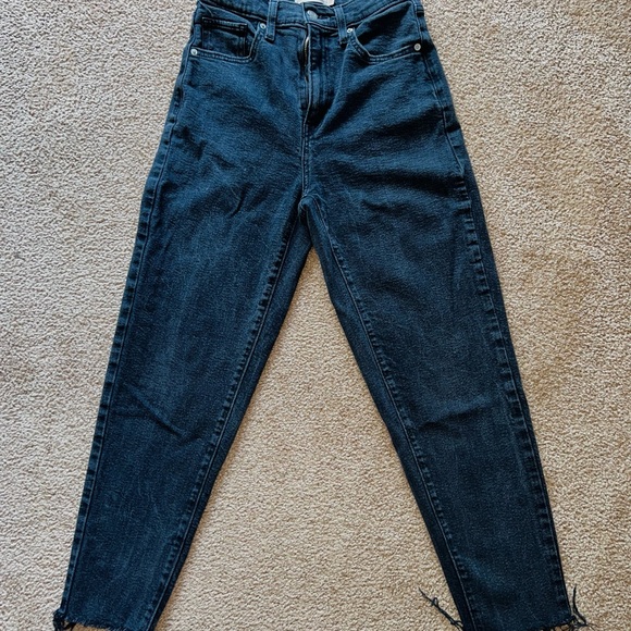 Levi's High Rise Jeans - Picture 7 of 7